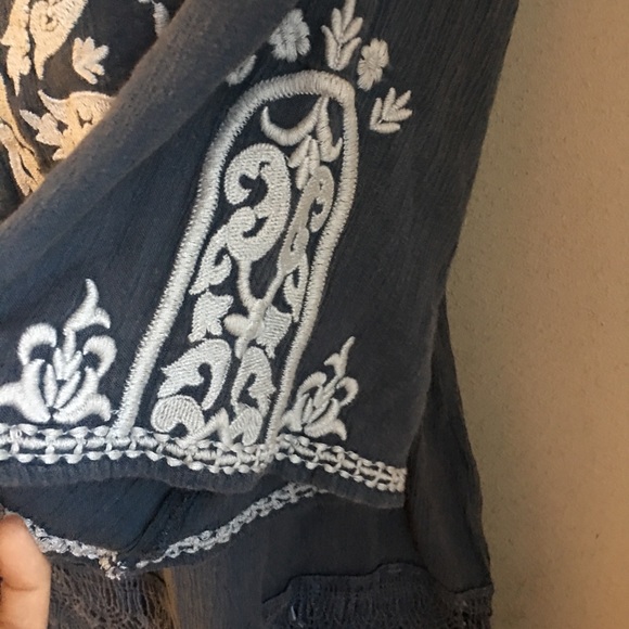 Gorgeous Embroidered Ecote Top with Crotchet Trim! - Picture 4 of 7